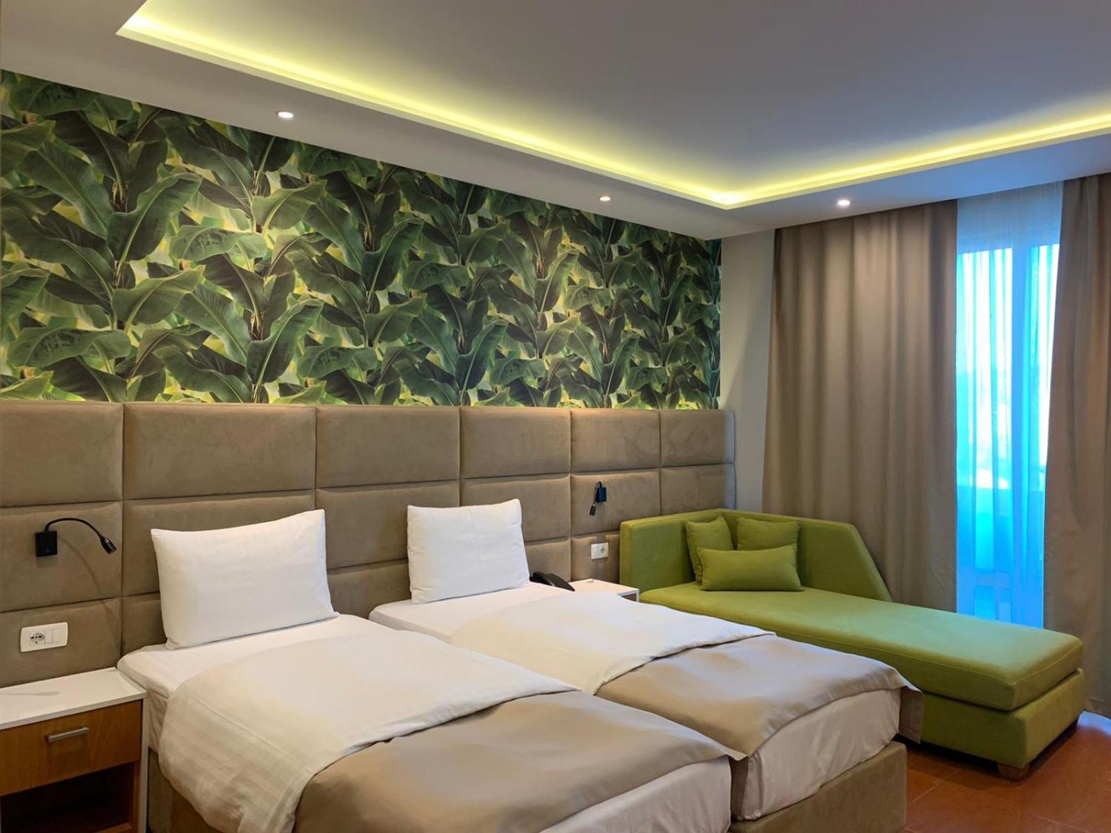 Albanian Star Hotel Kryemëdhej エクステリア 写真