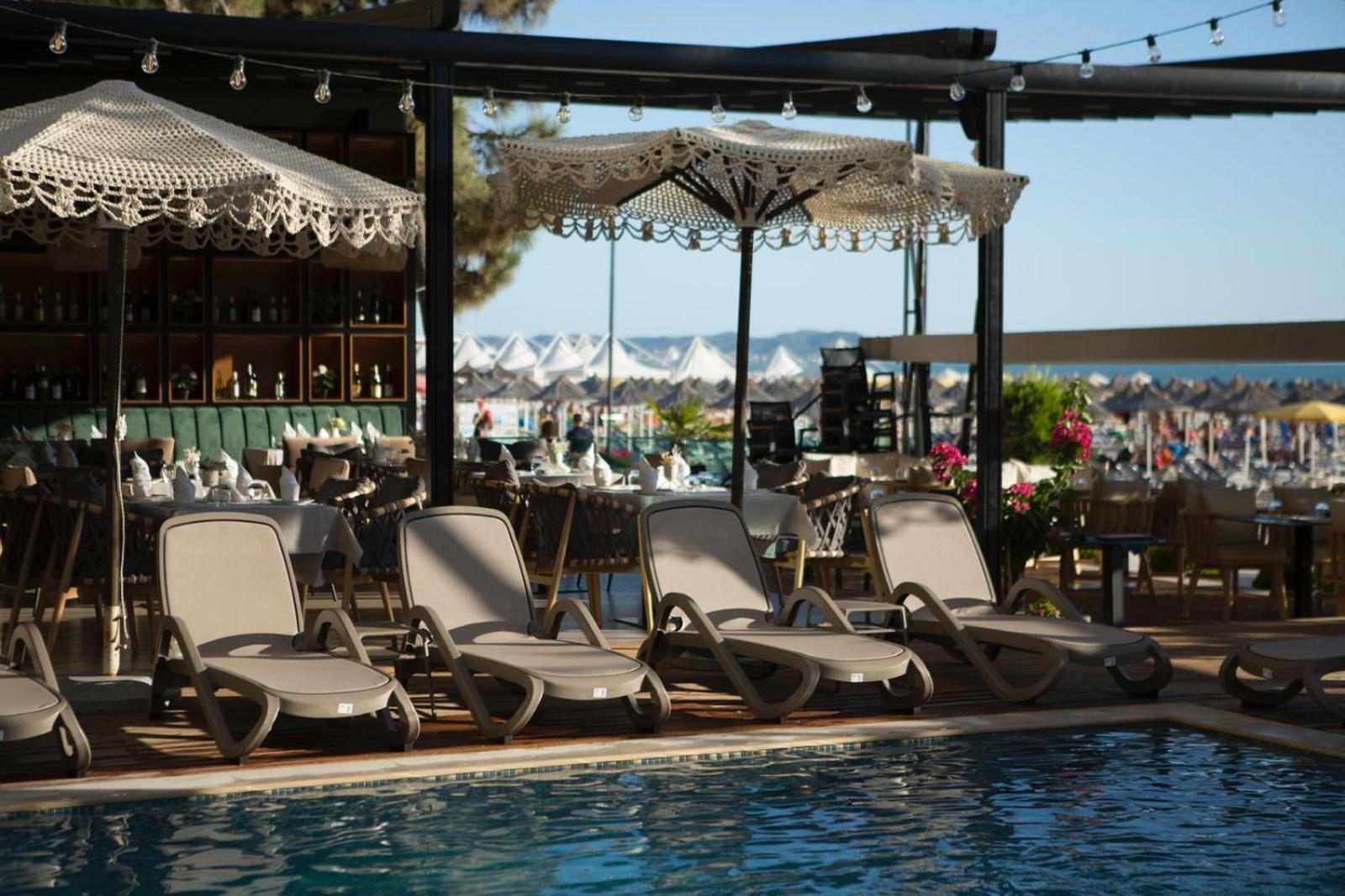 Albanian Star Hotel Kryemëdhej エクステリア 写真